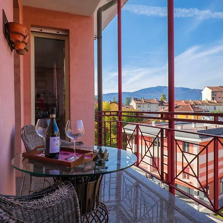 Palazzo Ranzoni * إنترا